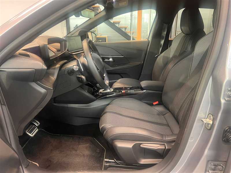 PEUGEOT 208 GT 130 EAT8