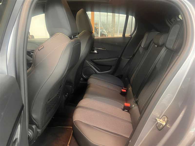 PEUGEOT 208 GT 130 EAT8