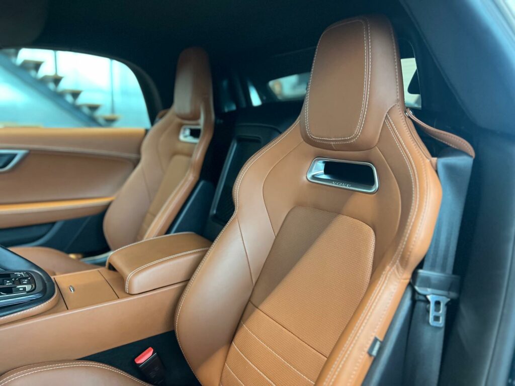 JAGUAR F-TYPE CABRIOLET 2.0T 300 R-DYNAMIC