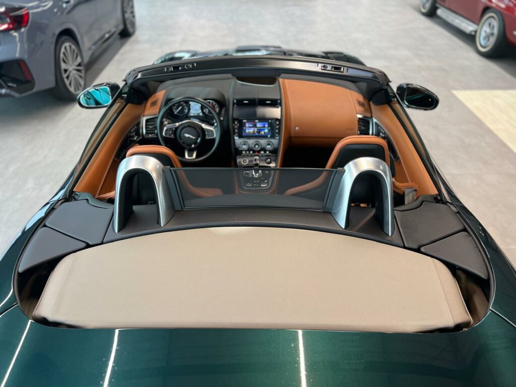 JAGUAR F-TYPE CABRIOLET 2.0T 300 R-DYNAMIC