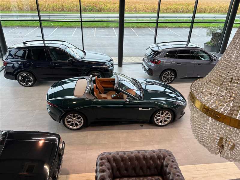 JAGUAR F-TYPE CABRIOLET 2.0T 300 R-DYNAMIC