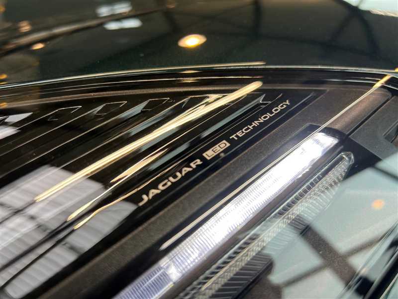 JAGUAR F-TYPE CABRIOLET 2.0T 300 R-DYNAMIC