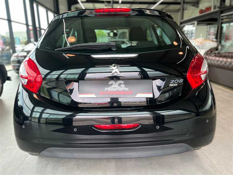 PEUGEOT 208 1.2 110