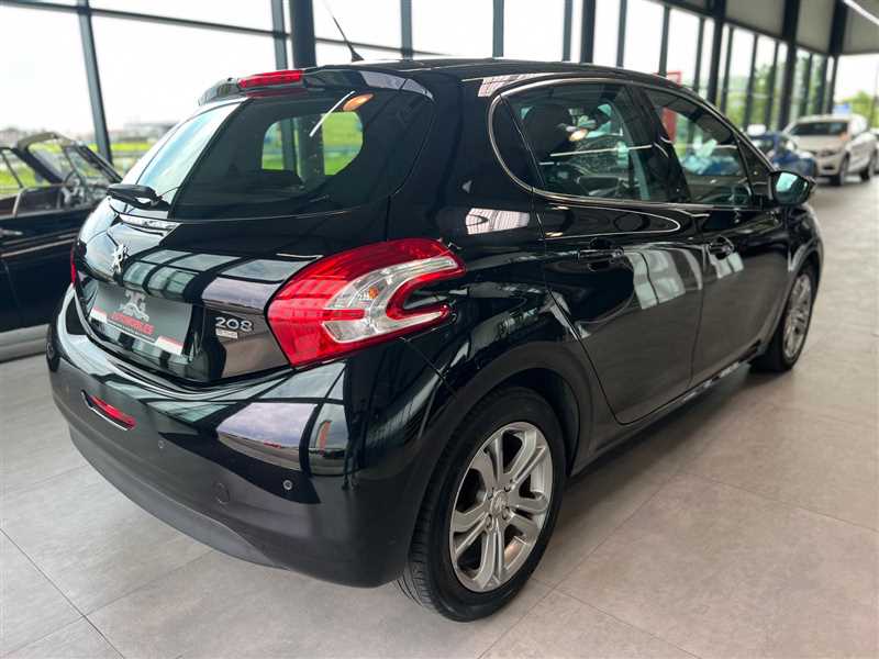 PEUGEOT 208 1.2 110