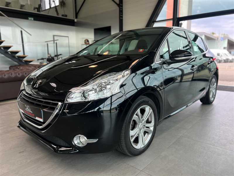 PEUGEOT 208 1.2 110