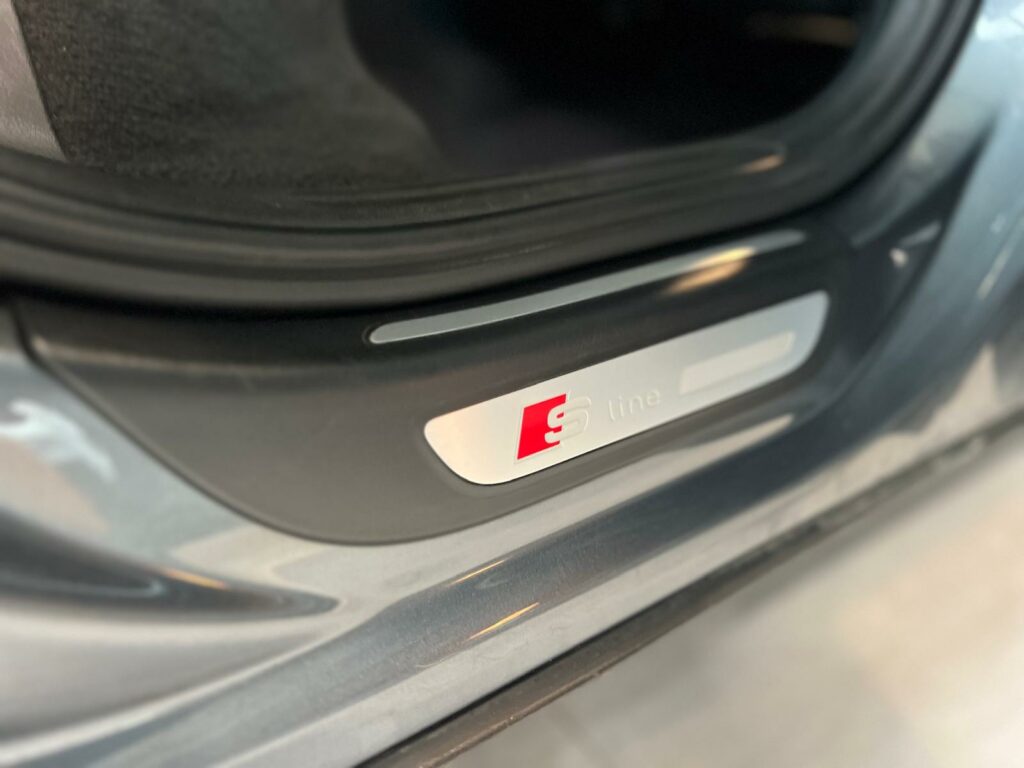 Audi Q5 3.0 TDI QUATTRO S-LINE