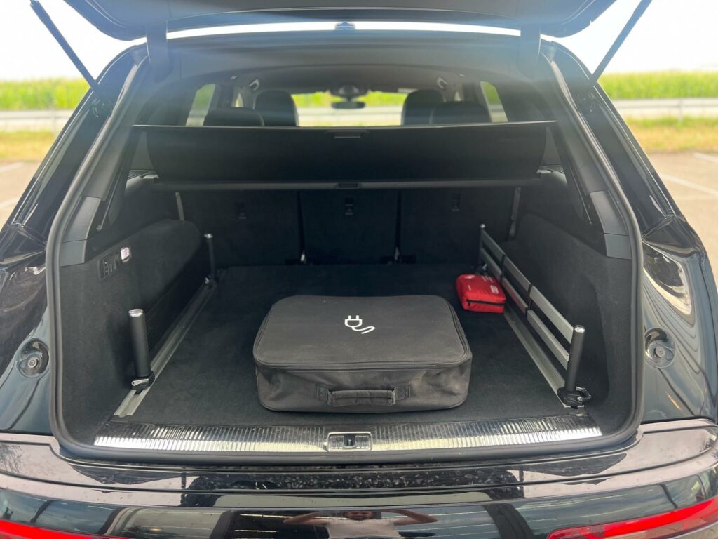 Audi Q7 55 TFSIe S-LINE QUATTRO S-TRONIC