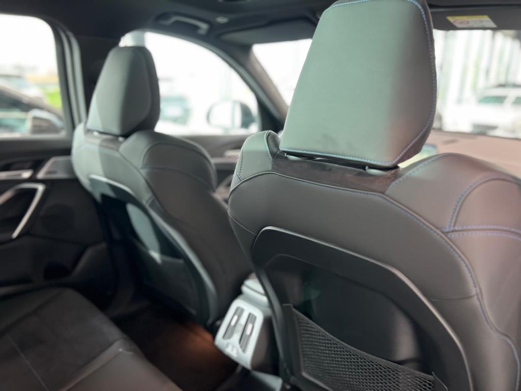 BMW X1 30e M SPORT X-DRIVE HYBRIDE RECHARGEABLE Individual *NEUF*