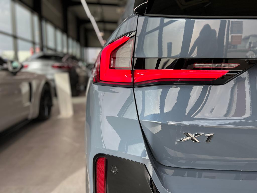 BMW X1 30e M SPORT X-DRIVE HYBRIDE RECHARGEABLE Individual *NEUF*