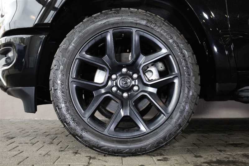 DODGE RAM 5.7 LARAMIE