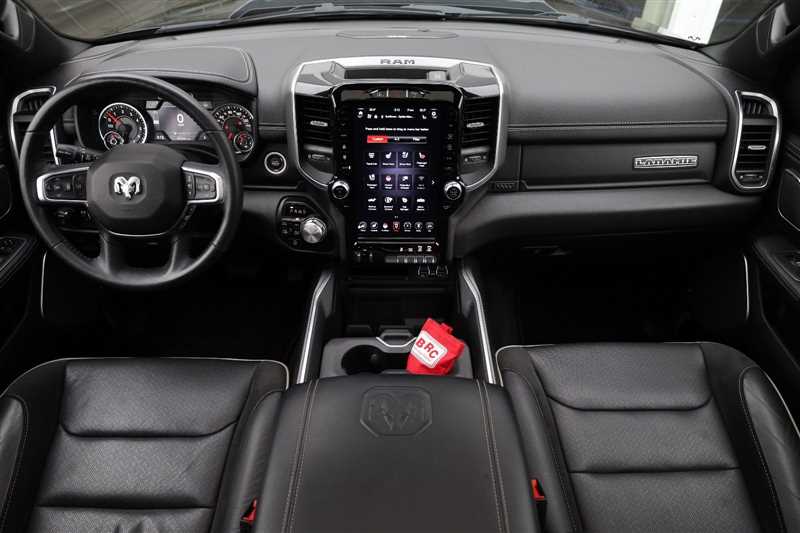 DODGE RAM 5.7 LARAMIE