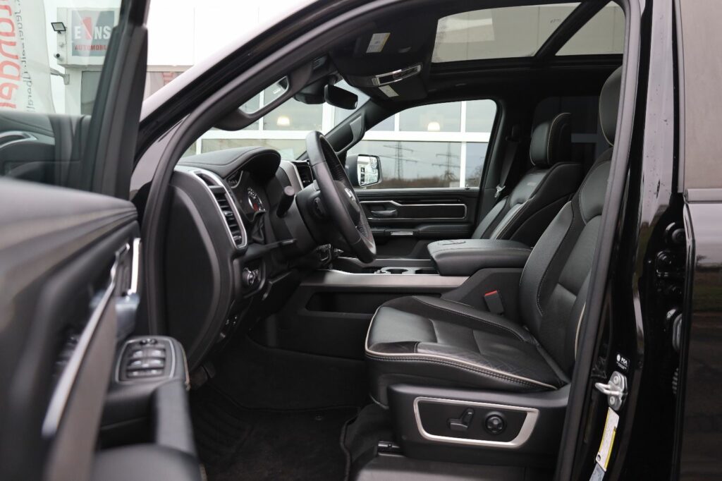 DODGE RAM 5.7 LARAMIE