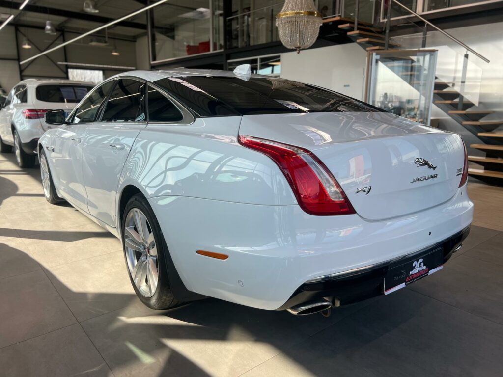 JAGUAR XJ V6 3.0 AWD PORTFOLIO