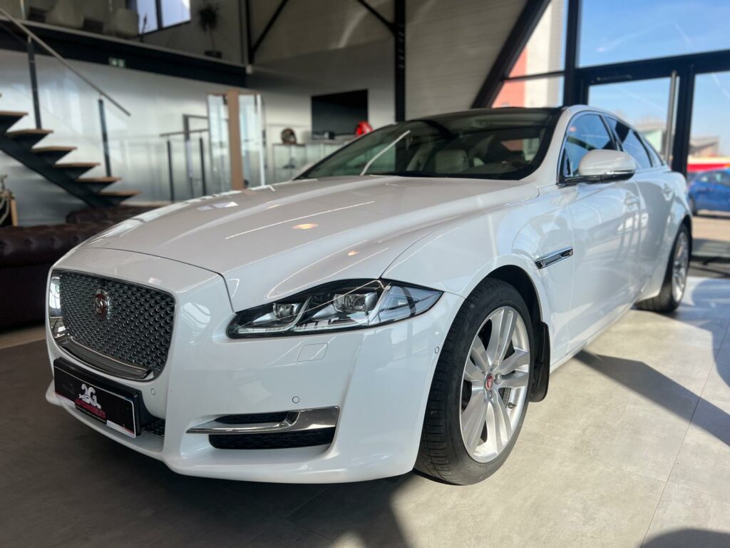 JAGUAR XJ V6 3.0 AWD PORTFOLIO