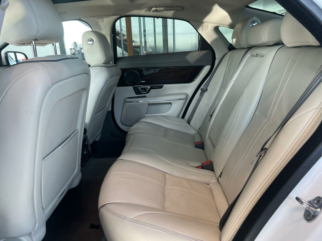 JAGUAR XJ V6 3.0 AWD PORTFOLIO