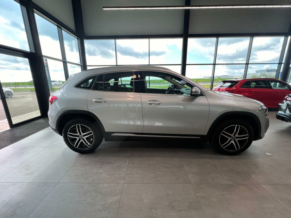 Mercedes-Benz GLA 180