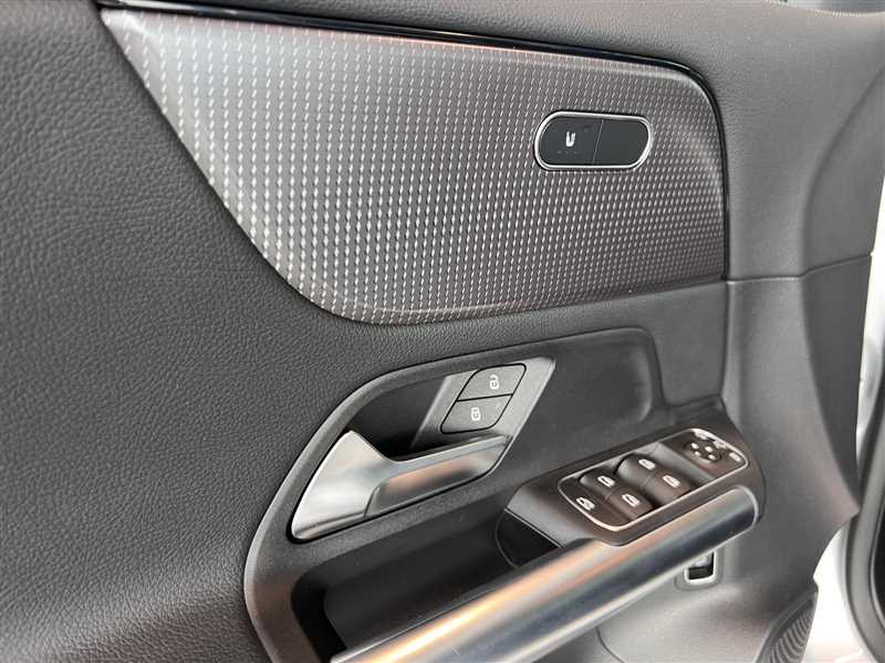 Mercedes-Benz GLA 180