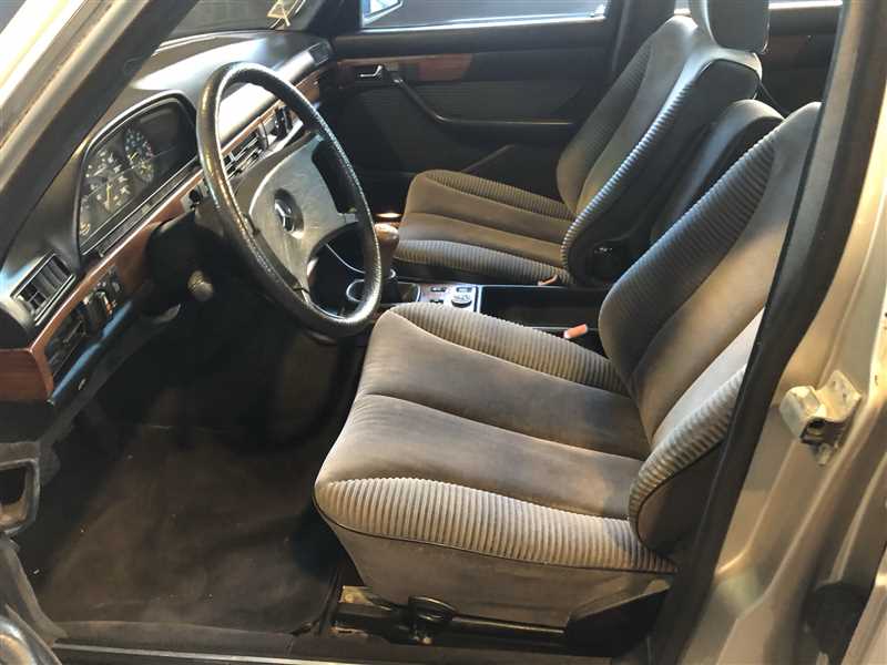 MERCEDES CLASSE S 300 SE W126