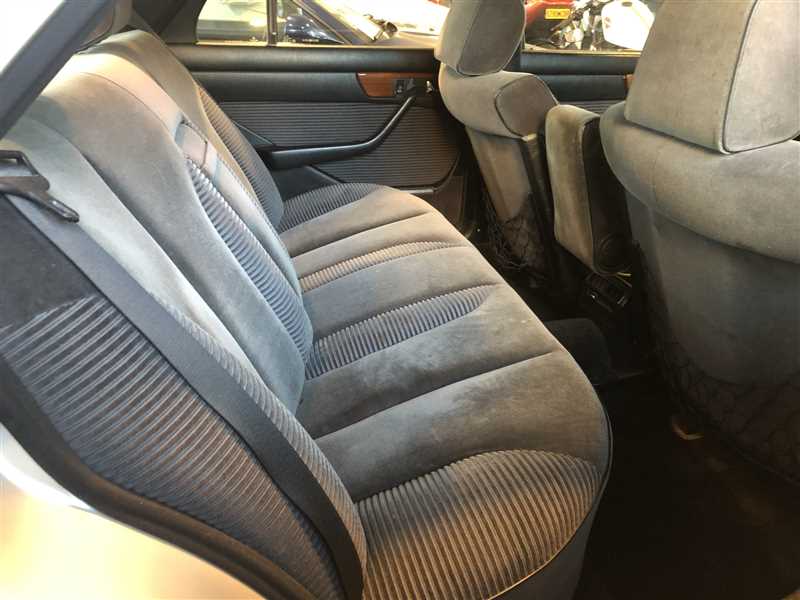 MERCEDES CLASSE S 300 SE W126