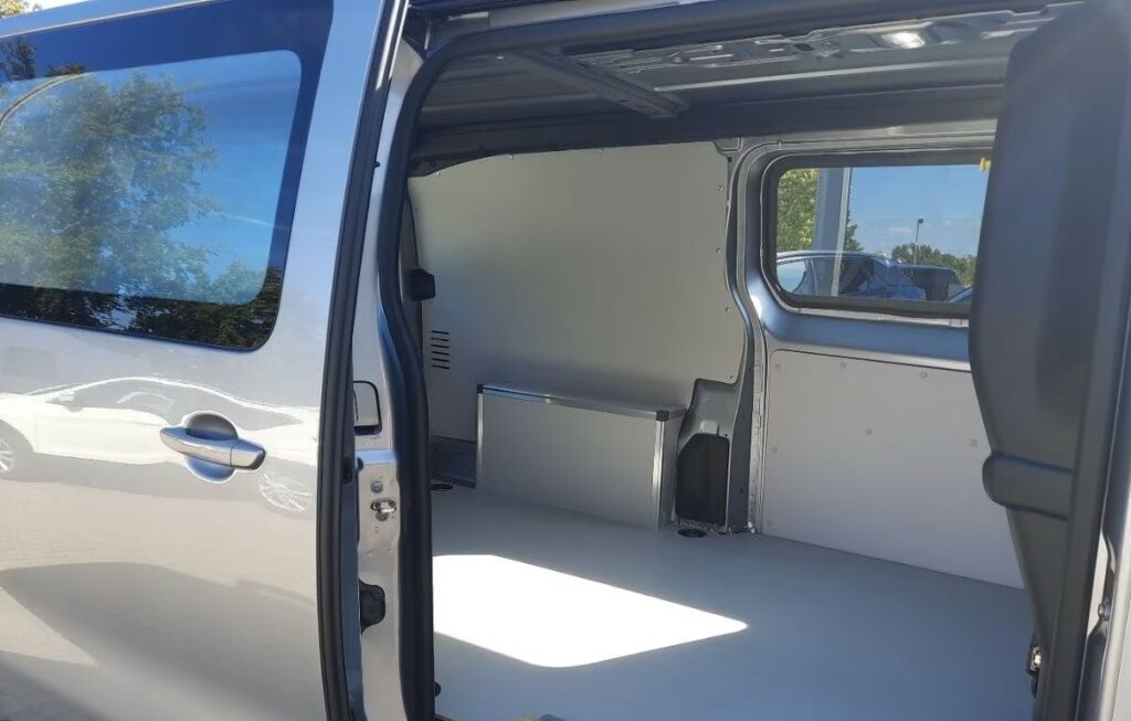 PEUGEOT EXPERT III 2.0 BlueHDI 145 LONG