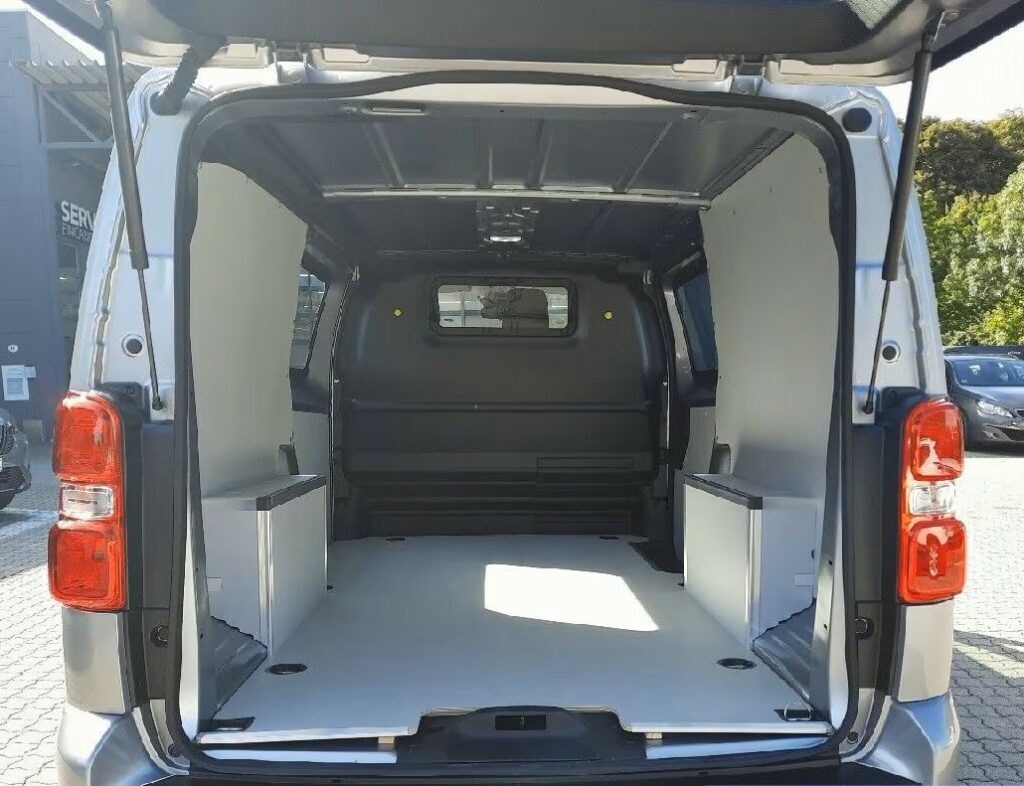 PEUGEOT EXPERT III 2.0 BlueHDI 145 LONG