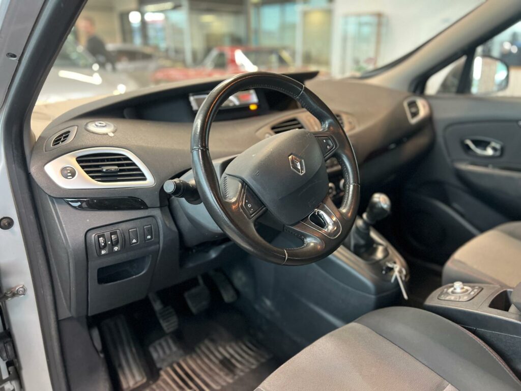 RENAULT GRAND SCENIC III 1.5dCi 110