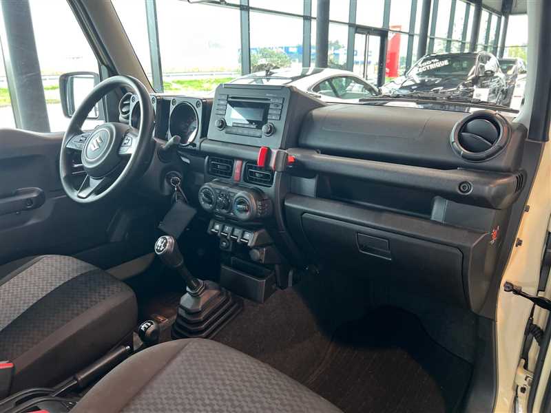 SUZUKI JIMMY II 1.5 VVT 102 PRIVILEGE