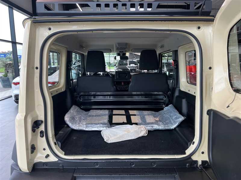 SUZUKI JIMMY II 1.5 VVT 102 PRIVILEGE