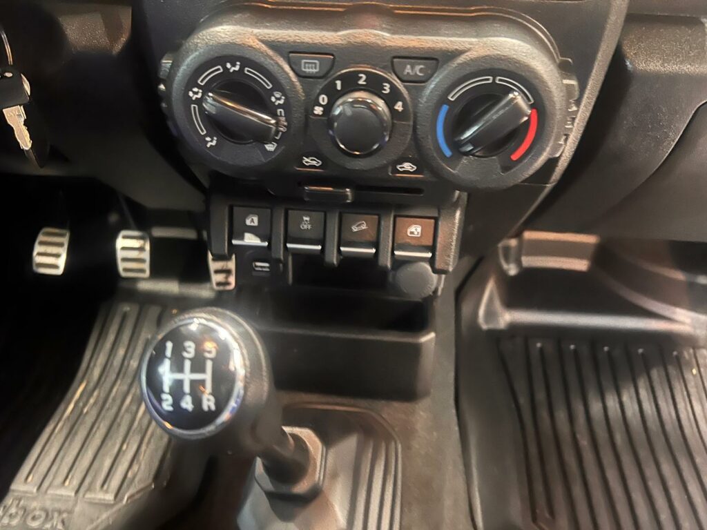 SUZUKI JIMMY II 1.5 VVT 102 EQUIP'RAID