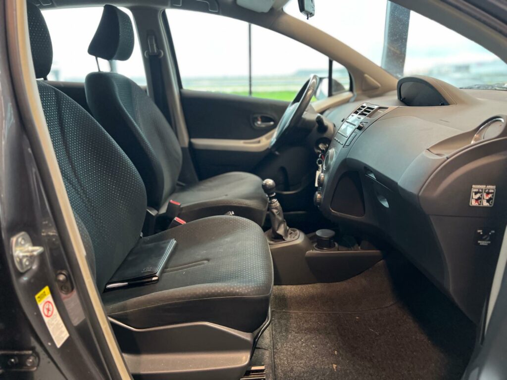 TOYOTA YARIS II VVTI 101