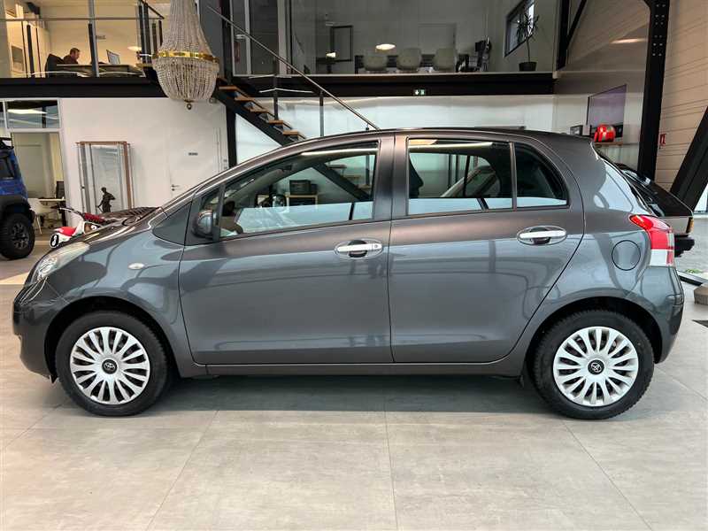 TOYOTA YARIS II VVTI 101