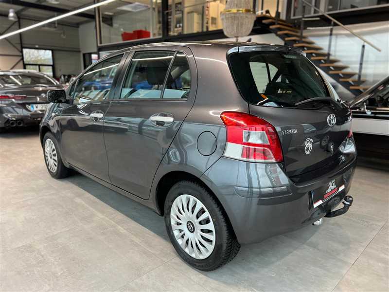 TOYOTA YARIS II VVTI 101