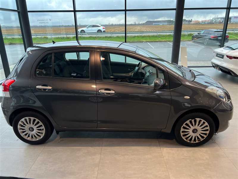 TOYOTA YARIS II VVTI 101
