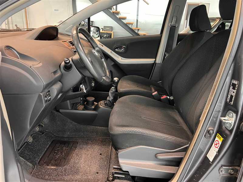 TOYOTA YARIS II VVTI 101